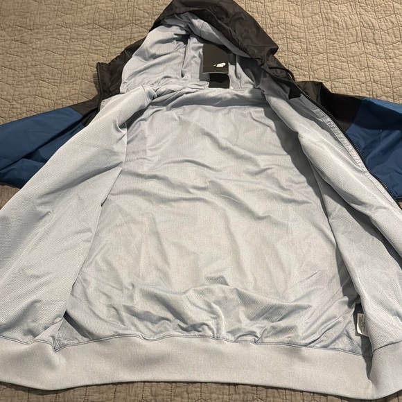 Nike Men's Black and Blue Hooded Jacket - Picture 3 of 5